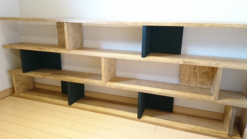 Diy 壁ぴったりの 本棚 を自作しよう 木材は1 8 ワンバイエイト だけの簡単シンプル設計 作り方 Rooms19