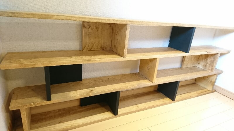Diy 壁ぴったりの 本棚 を自作しよう 木材は1 8 ワンバイエイト