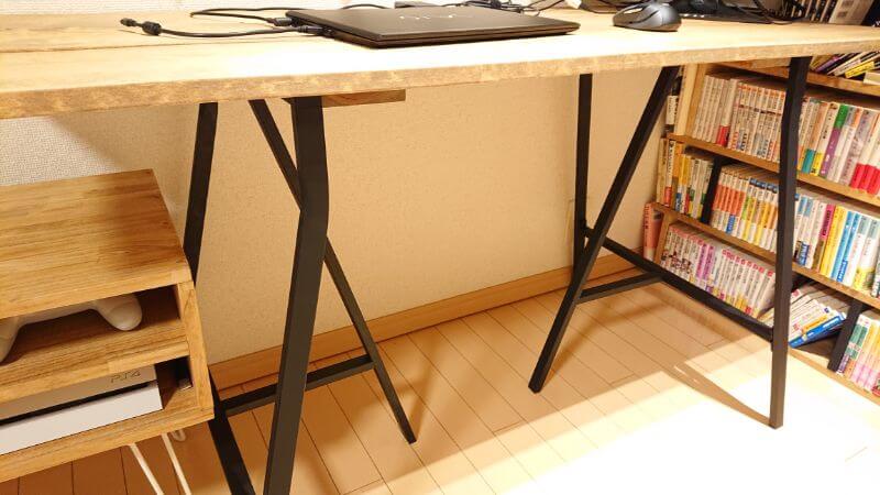 机の脚を 鉄脚っぽく 黒で塗装するよ Ikeaの架台lerberg